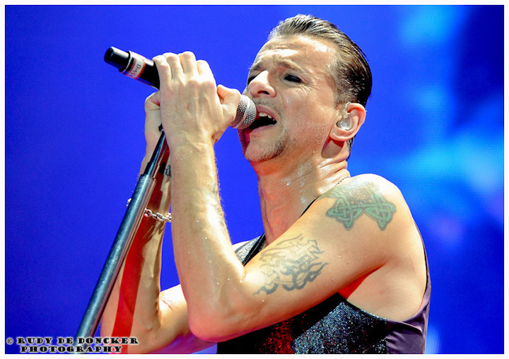 Depeche Mode @ Sportpaleis, picture 21, photographed by Rudy De Doncker - FrontView Magazine