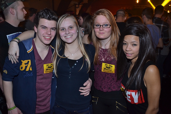 Clubber Fever @ Hulshout, picture 26, photographed by Tom Van Tongerloo - FrontView Magazine