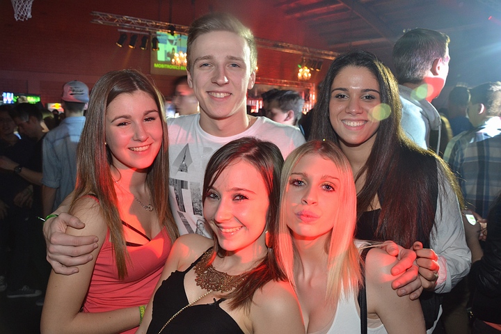 Clubber Fever @ Hulshout, picture 126, photographed by Tom Van Tongerloo - FrontView Magazine