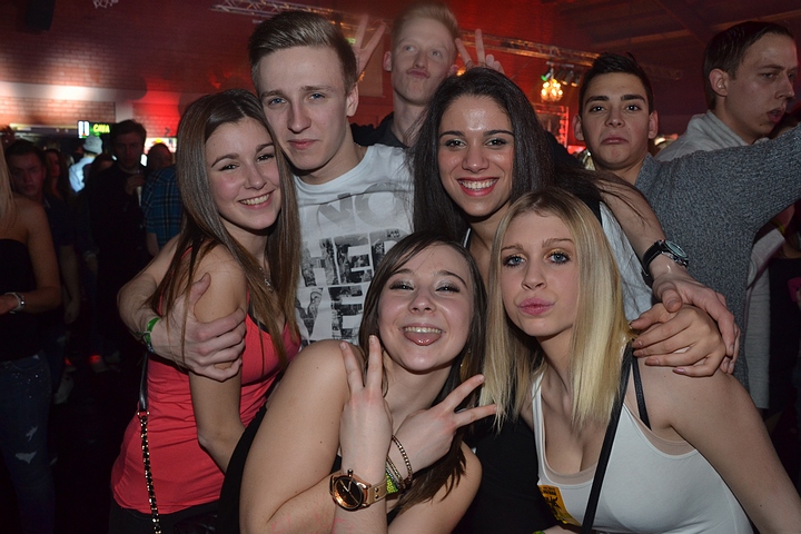 Clubber Fever @ Hulshout, picture 127, photographed by Tom Van Tongerloo - FrontView Magazine