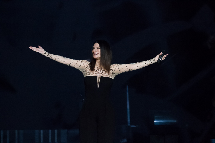Laura Pausini @ Vorst Nationaal, picture 6, photographed by Dorien Goetschalckx - FrontView Magazine