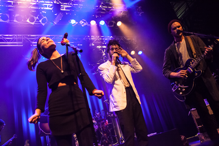 Edward Sharpe And The Magnetic Zeros @ Effenaar, picture 1, photographed by Dorien Goetschalckx - FrontView Magazine