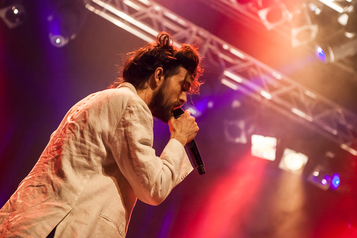 Edward Sharpe And The Magnetic Zeros @ Effenaar, picture 4, photographed by Dorien Goetschalckx - FrontView Magazine