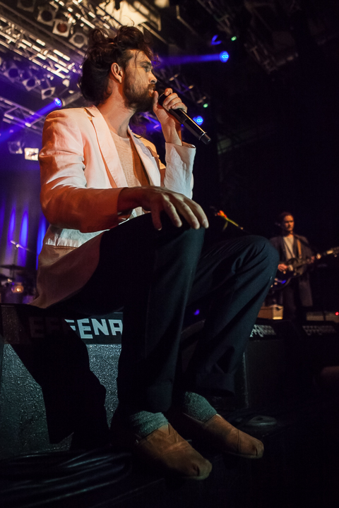 Edward Sharpe And The Magnetic Zeros @ Effenaar, picture 8, photographed by Dorien Goetschalckx - FrontView Magazine