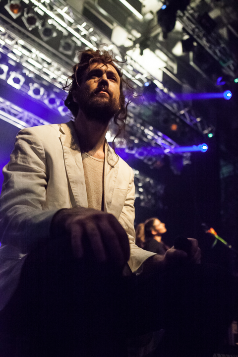 Edward Sharpe And The Magnetic Zeros @ Effenaar, picture 9, photographed by Dorien Goetschalckx - FrontView Magazine