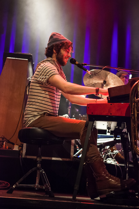 Edward Sharpe And The Magnetic Zeros @ Effenaar, picture 10, photographed by Dorien Goetschalckx - FrontView Magazine