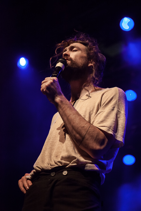 Edward Sharpe And The Magnetic Zeros @ Effenaar, picture 20, photographed by Dorien Goetschalckx - FrontView Magazine