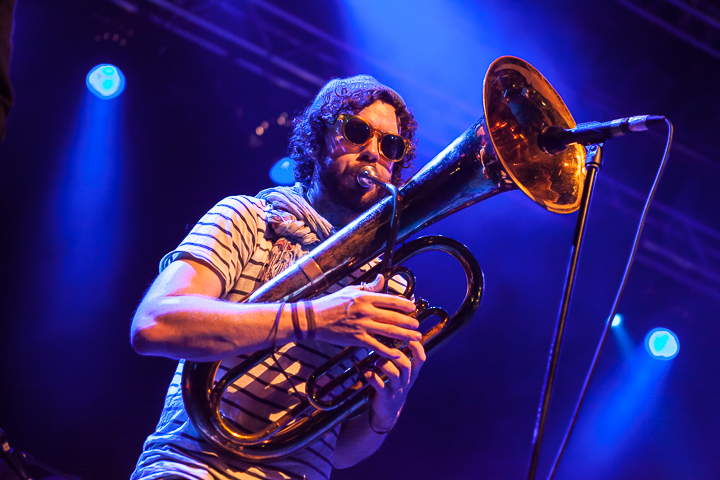 Edward Sharpe And The Magnetic Zeros @ Effenaar, picture 21, photographed by Dorien Goetschalckx - FrontView Magazine