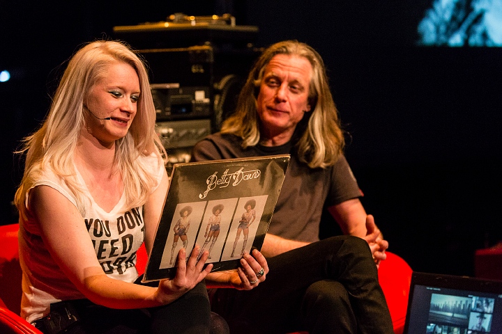 Staalplaat #2 met Guy Swinnen & Naomie Sijmons (Reena Riot) @ cc Luchtbal, picture 23, photographed by Edwin Houdevelt - FrontView Magazine