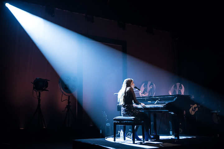 Birdy @ Koninklijk Circus, foto 1, foto's door Dorien Goetschalckx - FrontView Magazine