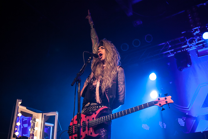 Steel Panther @ Live Music Hall, foto 23, foto's door Dorien Goetschalckx - FrontView Magazine