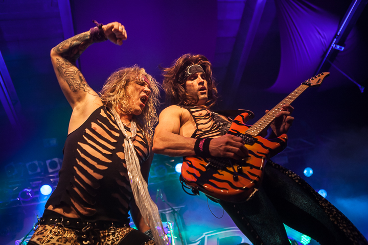 Steel Panther @ Live Music Hall, foto 29, foto's door Dorien Goetschalckx - FrontView Magazine