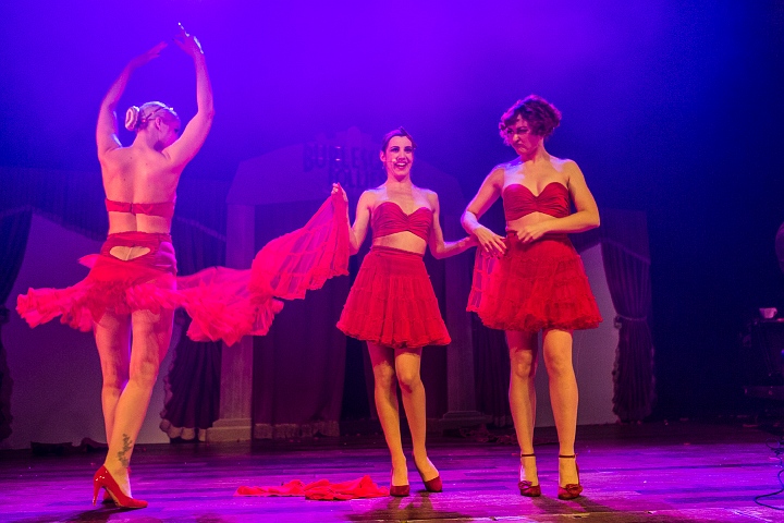 Burlesque Follies Deluxe @ De Roma, picture 16, photographed by Edwin Houdevelt - FrontView Magazine