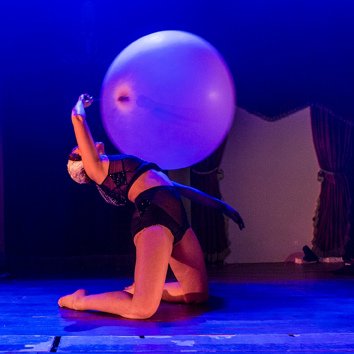 Burlesque Follies Deluxe @ De Roma, picture 24, photographed by Edwin Houdevelt - FrontView Magazine