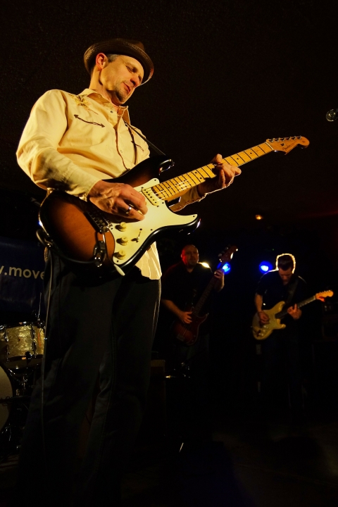 Memo Gonzalez & The bluescasters @ MOD Hasselt, picture 5, photographed by benny antoniw - FrontView Magazine