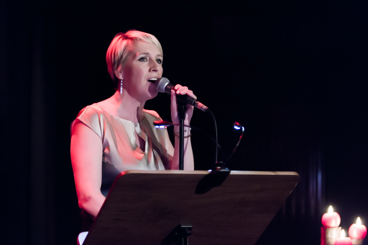 naPUURlijk - Ann De Winne zingt Vlaams @ Fakkelteater te Antwerpen, foto 14, foto's door Guy Danneels - FrontView Magazine