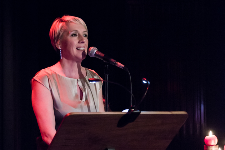 naPUURlijk - Ann De Winne zingt Vlaams @ Fakkelteater te Antwerpen, foto 20, foto's door Guy Danneels - FrontView Magazine