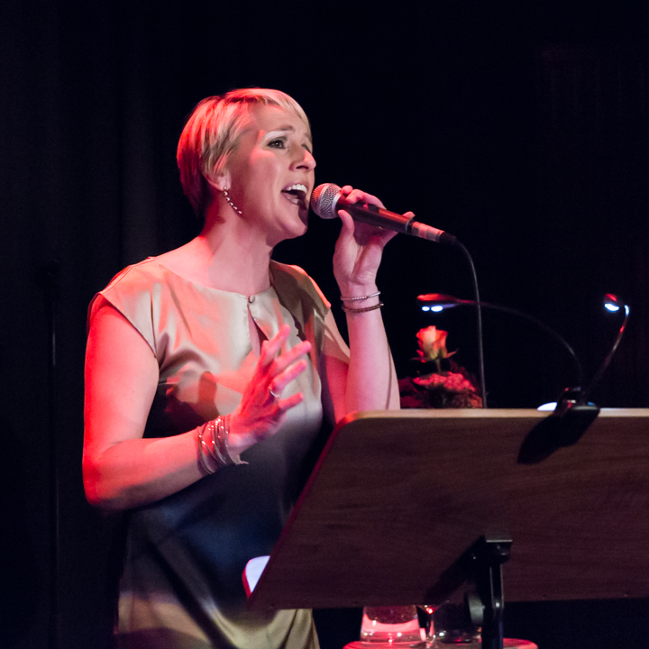 naPUURlijk - Ann De Winne zingt Vlaams @ Fakkelteater te Antwerpen, foto 26, foto's door Guy Danneels - FrontView Magazine