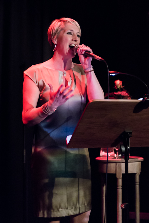 naPUURlijk - Ann De Winne zingt Vlaams @ Fakkelteater te Antwerpen, foto 28, foto's door Guy Danneels - FrontView Magazine