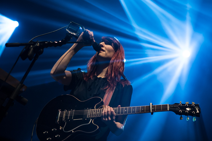 Hannah Georgas @ 013, picture 1, photographed by Dorien Goetschalckx - FrontView Magazine