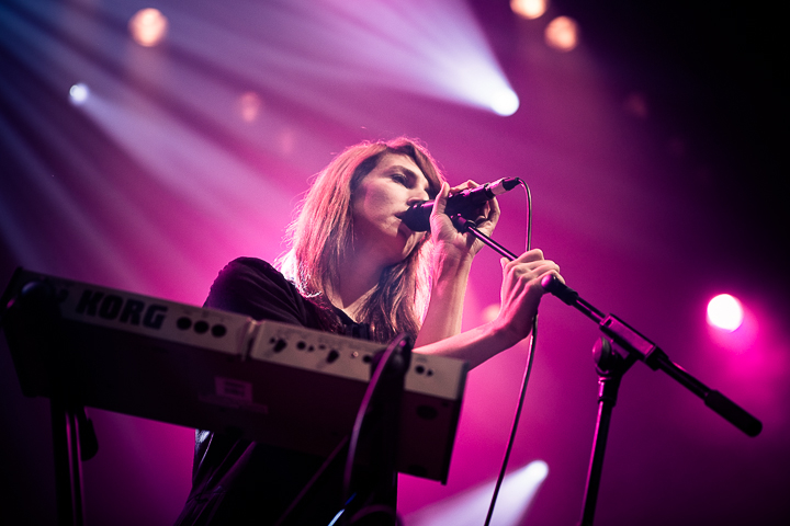 Hannah Georgas @ 013, picture 8, photographed by Dorien Goetschalckx - FrontView Magazine