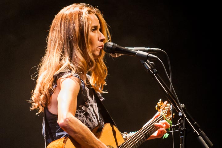 Heather Nova Muziekgebouw Eindhoven, picture 1, photographed by Kris Saelen - FrontView Magazine