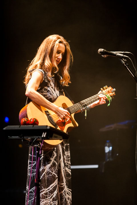 Heather Nova Muziekgebouw Eindhoven, picture 3, photographed by Kris Saelen - FrontView Magazine