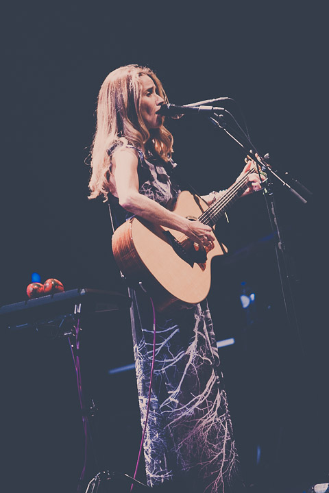 Heather Nova Muziekgebouw Eindhoven, picture 8, photographed by Kris Saelen - FrontView Magazine