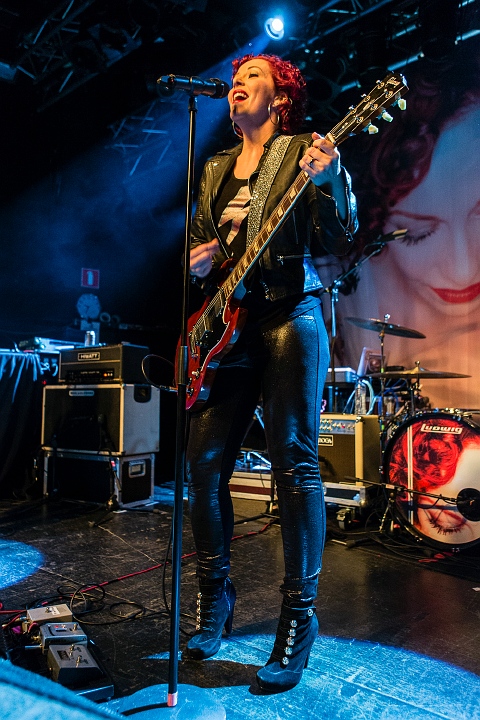 Anneke Van Giersbergen @ 013, picture 4, photographed by Edwin Houdevelt - FrontView Magazine