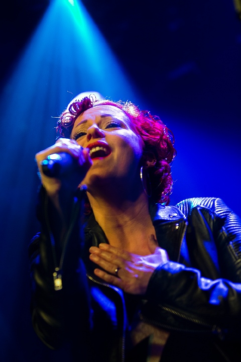 Anneke Van Giersbergen @ 013, picture 7, photographed by Edwin Houdevelt - FrontView Magazine