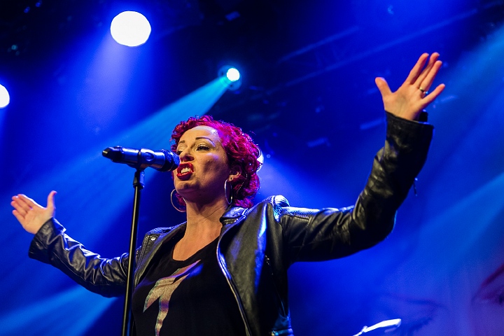 Anneke Van Giersbergen @ 013, picture 8, photographed by Edwin Houdevelt - FrontView Magazine