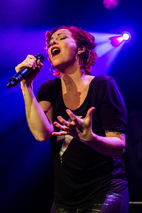 Anneke Van Giersbergen @ 013, picture 19, photographed by Edwin Houdevelt - FrontView Magazine