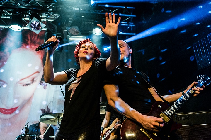 Anneke Van Giersbergen @ 013, picture 28, photographed by Edwin Houdevelt - FrontView Magazine
