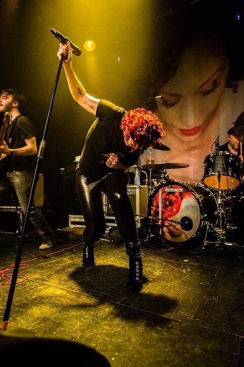 Anneke Van Giersbergen @ 013, picture 36, photographed by Edwin Houdevelt - FrontView Magazine