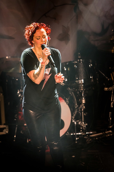 Anneke Van Giersbergen @ 013, picture 41, photographed by Edwin Houdevelt - FrontView Magazine