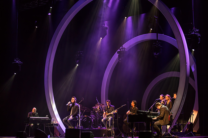 Jan Smit @ Ethias Theater, picture 12, photographed by Elke Briers - FrontView Magazine