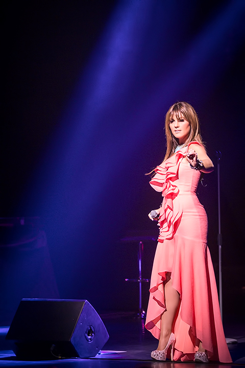 Belle Perez - Colores @ Chassé Theater, picture 9, photographed by Elke Briers - FrontView Magazine