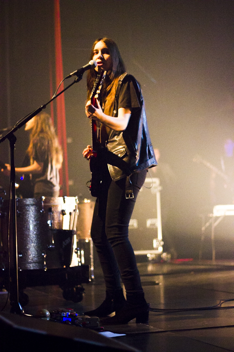 Haim @ Ancienne Belgique, picture 1, photographed by Geert Pieters - FrontView Magazine