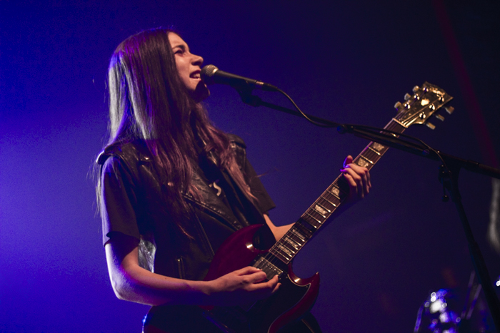 Haim @ Ancienne Belgique, picture 4, photographed by Geert Pieters - FrontView Magazine