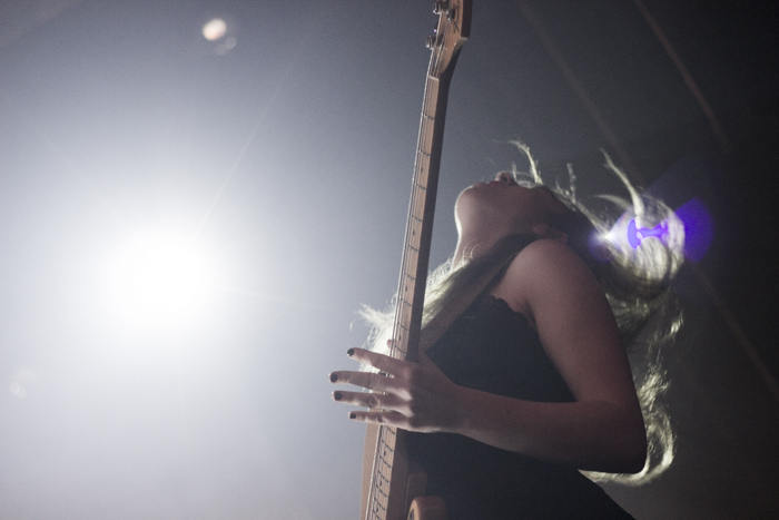 Haim @ Ancienne Belgique, picture 14, photographed by Geert Pieters - FrontView Magazine