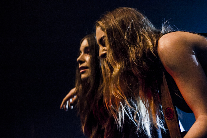 Haim @ Ancienne Belgique, picture 15, photographed by Geert Pieters - FrontView Magazine