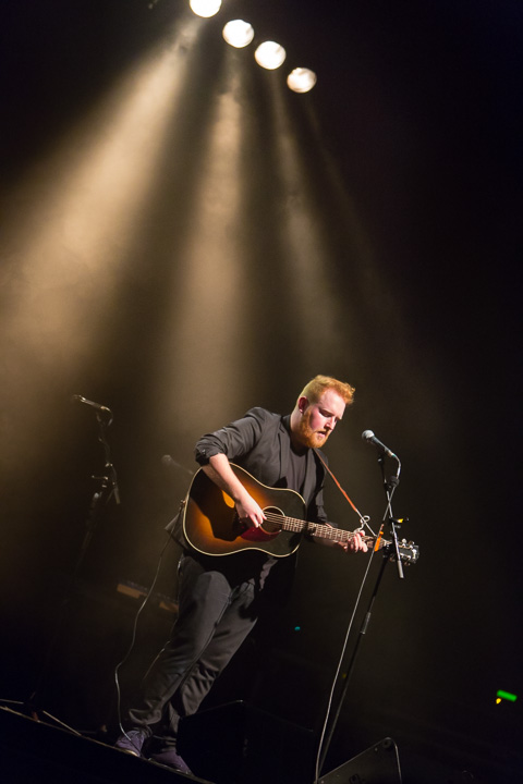 Gavin James @ Het Depot, foto 2, foto's door Gino Verhulst - FrontView Magazine