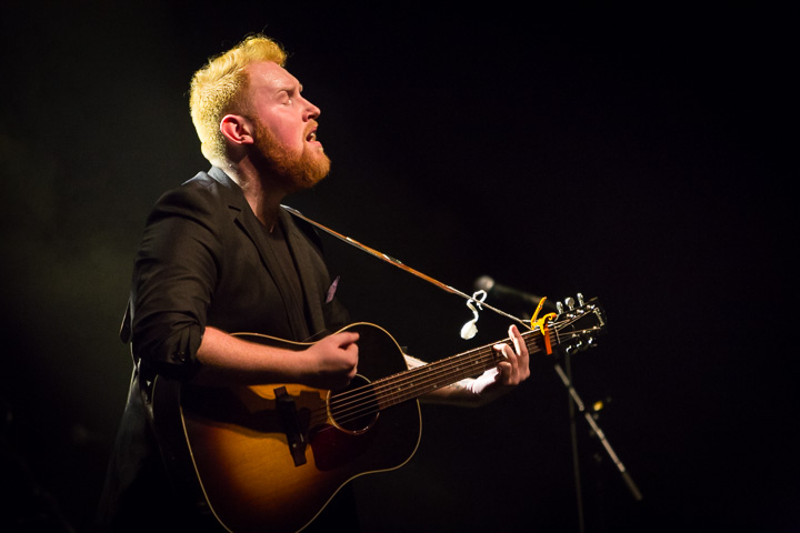 Gavin James @ Het Depot, foto 3, foto's door Gino Verhulst - FrontView Magazine
