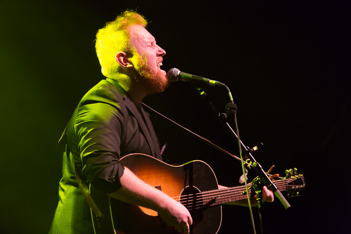 Gavin James @ Het Depot, foto 7, foto's door Gino Verhulst - FrontView Magazine