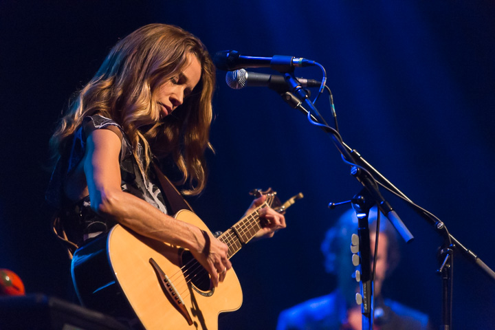 Heather Nova @ Het Depot, picture 1, photographed by Gino Verhulst - FrontView Magazine