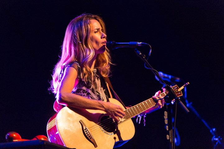 Heather Nova @ Het Depot, picture 7, photographed by Gino Verhulst - FrontView Magazine