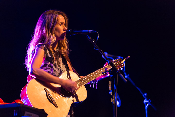 Heather Nova @ Het Depot, picture 10, photographed by Gino Verhulst - FrontView Magazine