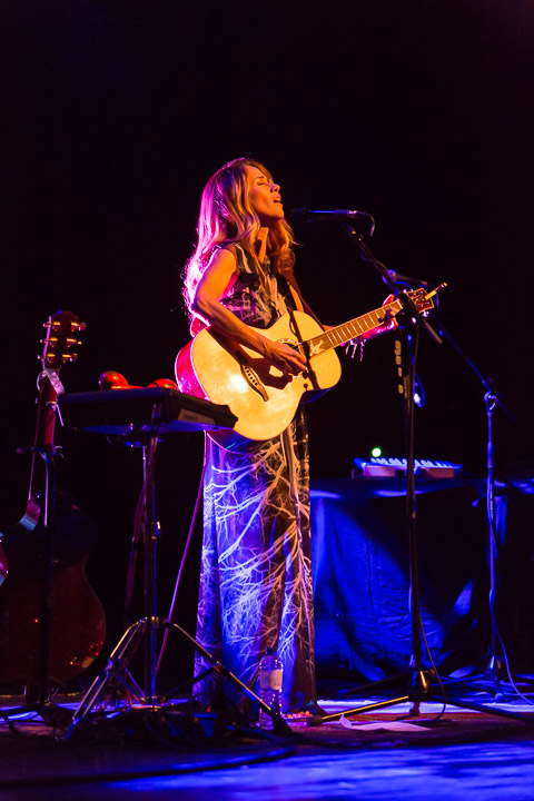 Heather Nova @ Het Depot, picture 11, photographed by Gino Verhulst - FrontView Magazine