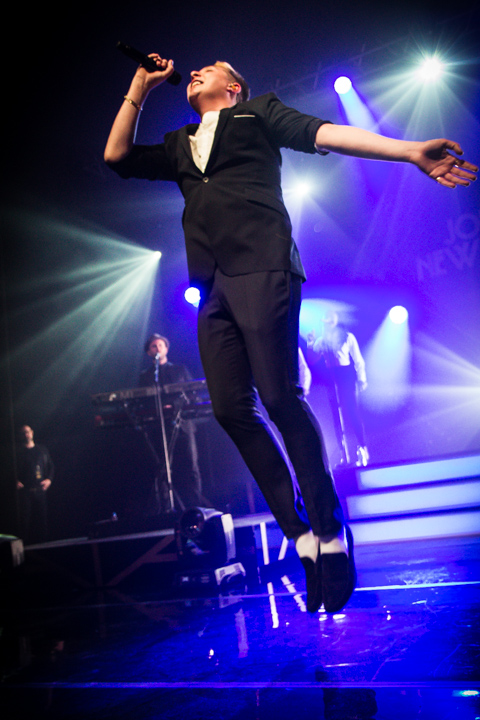 John Newman @ Ancienne Belgique, picture 1, photographed by Tom Stessens - FrontView Magazine