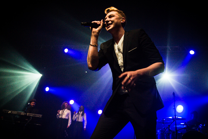 John Newman @ Ancienne Belgique, picture 2, photographed by Tom Stessens - FrontView Magazine